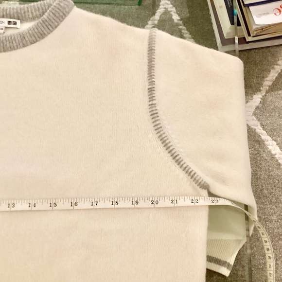 JW Anderson for Uniqlo Cream Sweater NWOT - Picture 3 of 8